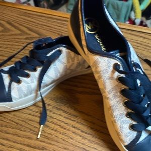 New 8.5 Michael kors shoes